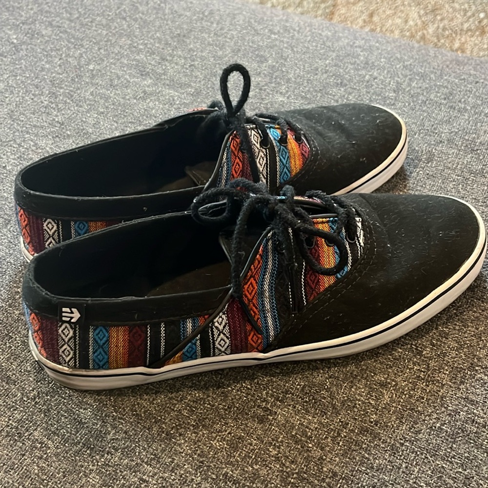 Cute women’s shoe, size 9